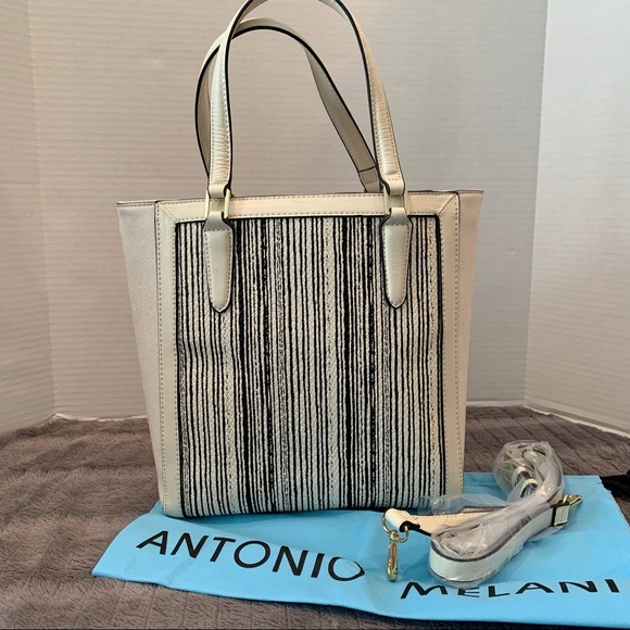β€οΈβπ₯β€οΈβπ₯HPβ€οΈβπ₯β€οΈβπ₯Antonio Melani leather summer purse.  White & black.  NWOT - Picture 2 of 4